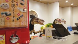 変なホテル金沢香林坊宿泊レビュー 恐竜ロボット フロント